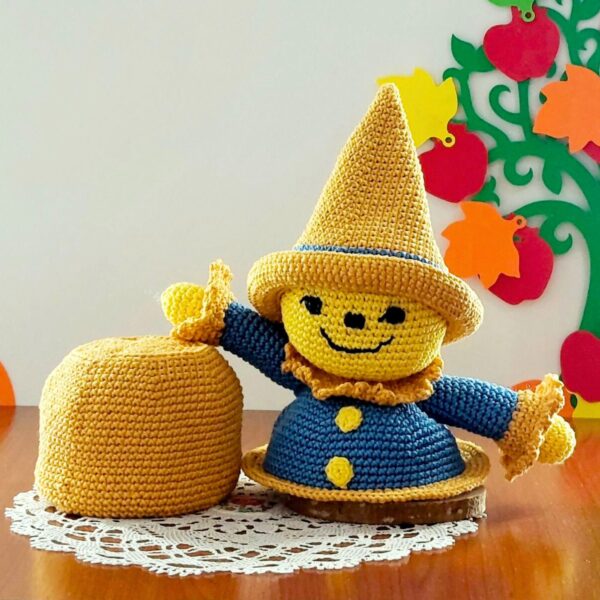 crochet pattern: scarecrow candy box