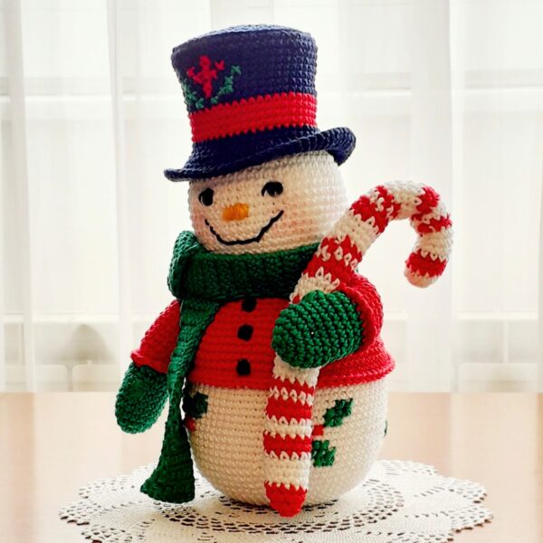 crochet pattern : snowman with candy cane