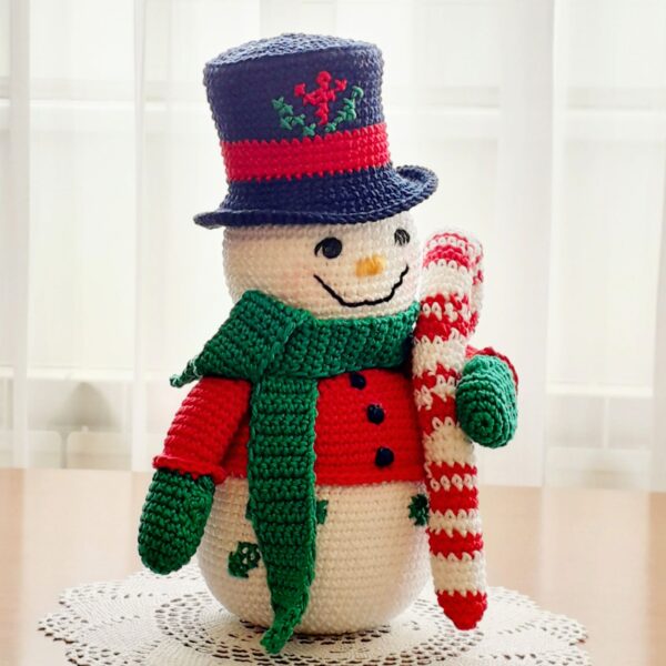 crochet pattern : snowman with candy cane