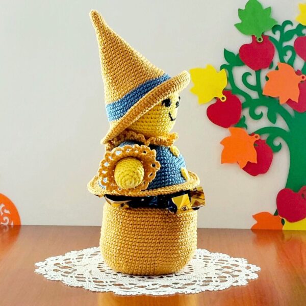 crochet pattern: scarecrow candy box