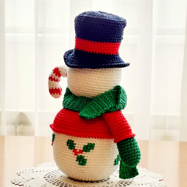 crochet pattern : snowman with candy cane