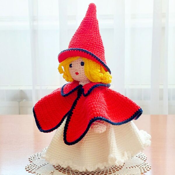amigurumi pattern doll with red hat