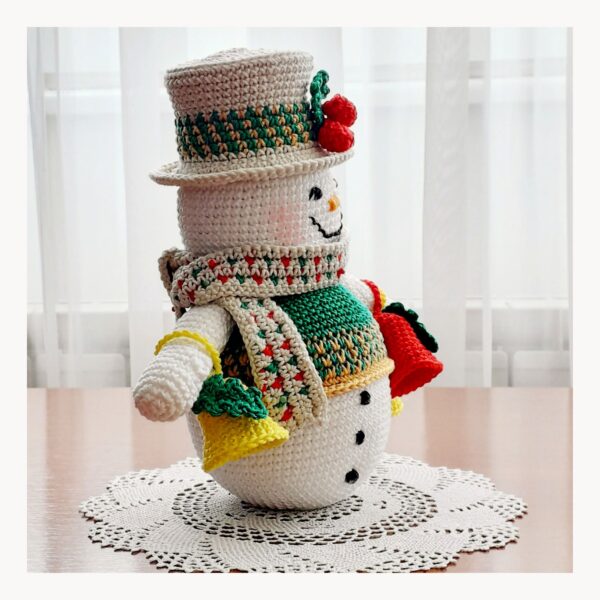 crochet pattern : snowman with bells crochet pattern : snowman with bells