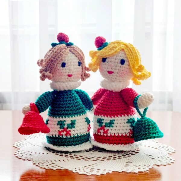 crochet pattern : dolls with bells