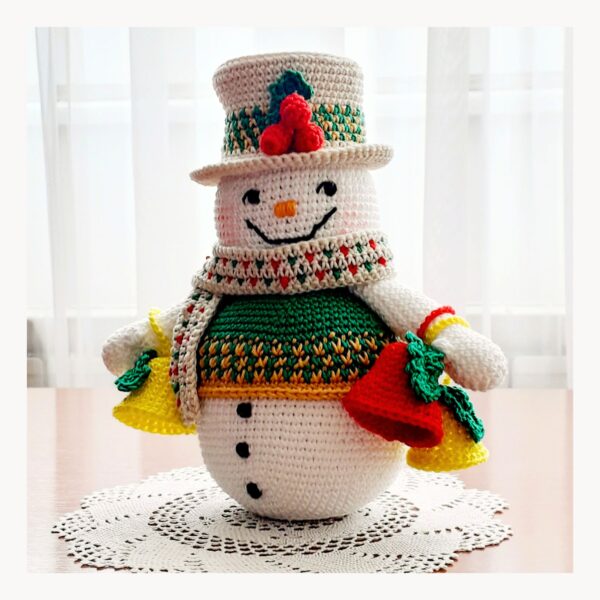 crochet pattern : snowman with bells crochet pattern : snowman with bells
