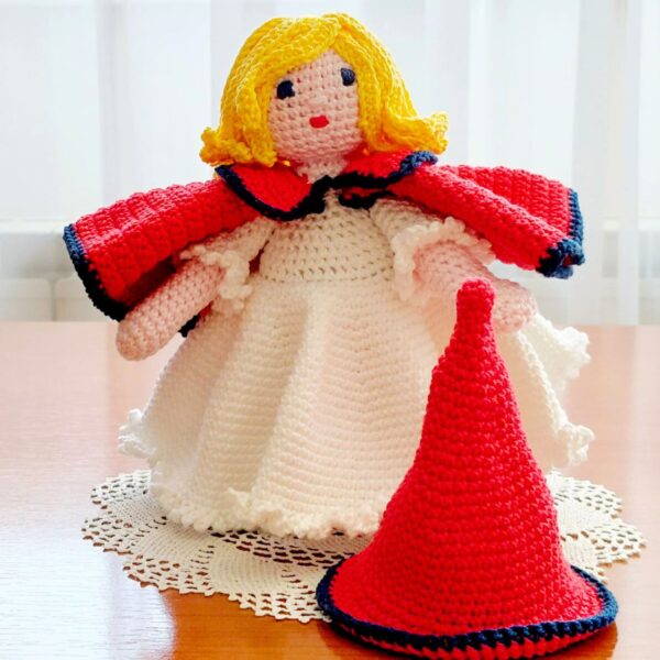 amigurumi pattern doll with red hat