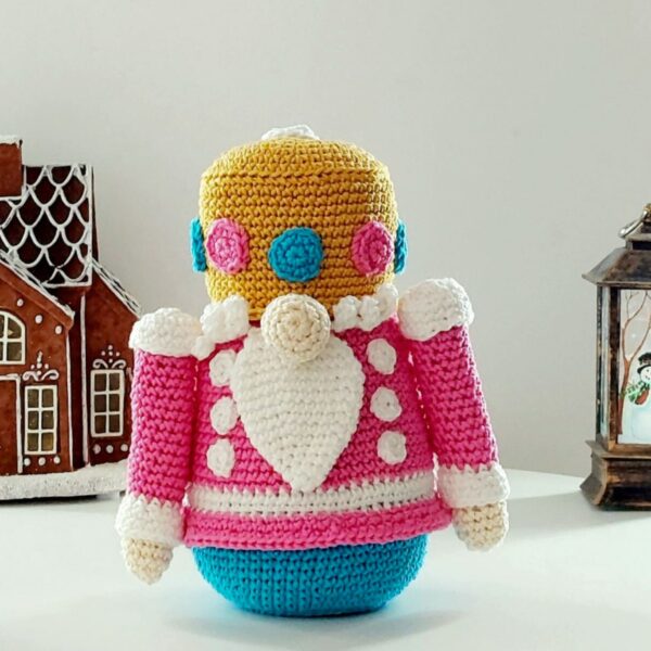 crochet pattern: nutcracker gnome