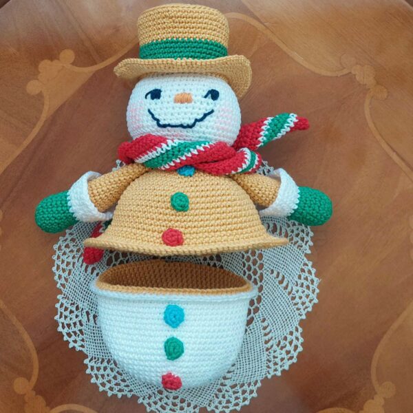 crochet pattern: snowman gingerbread box