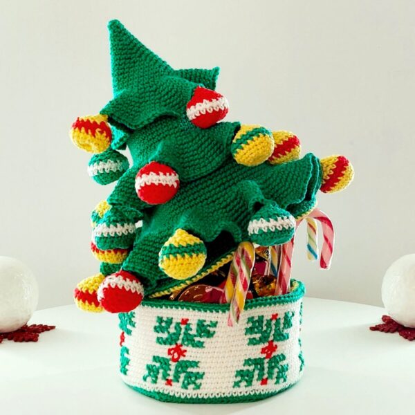 crochet pattern: christmas tree box