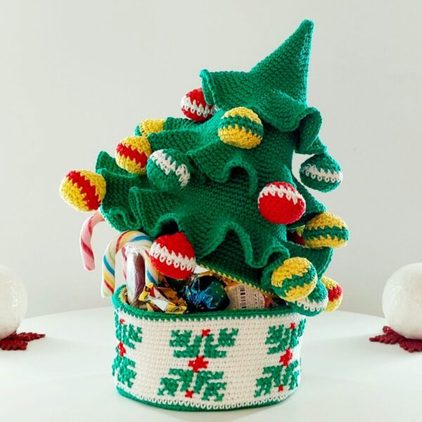 crochet pattern: christmas tree box