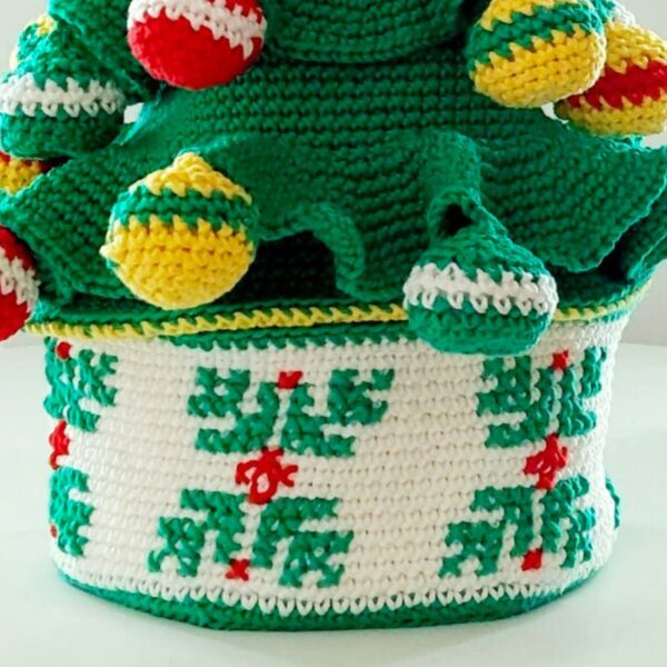 crochet pattern: christmas tree box