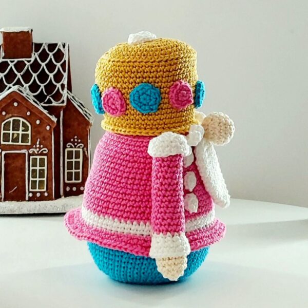 crochet pattern: nutcracker gnome