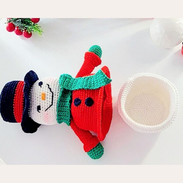 crochet pattern: snowman candy box
