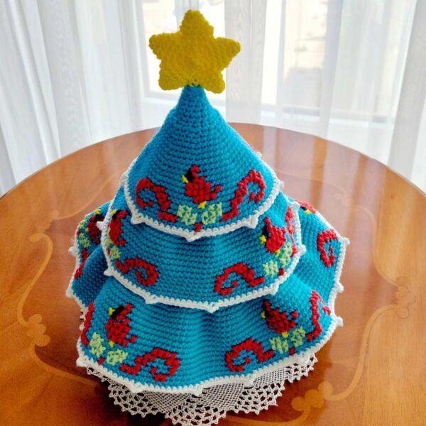 crochet pattern: blue christmas tree with star
