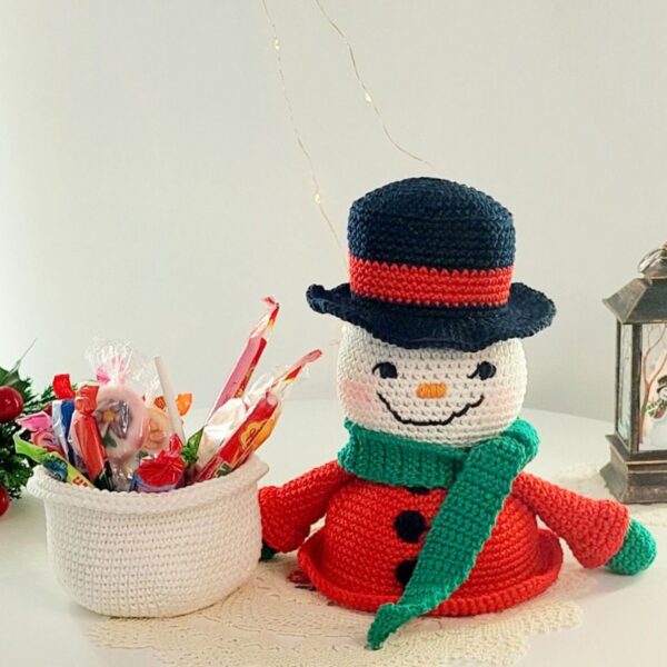 crochet pattern: snowman candy box