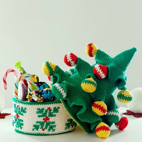 crochet pattern: christmas tree box