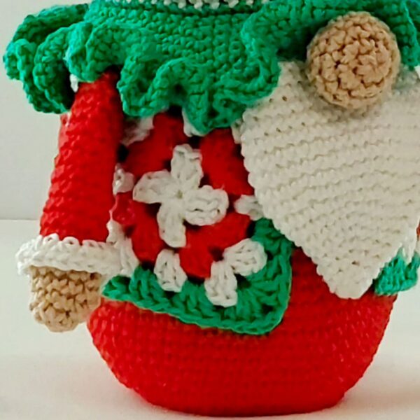 crochet pattern: christmas gnome with granny square vest