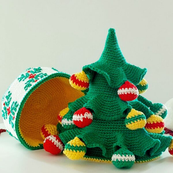 crochet pattern: christmas tree box
