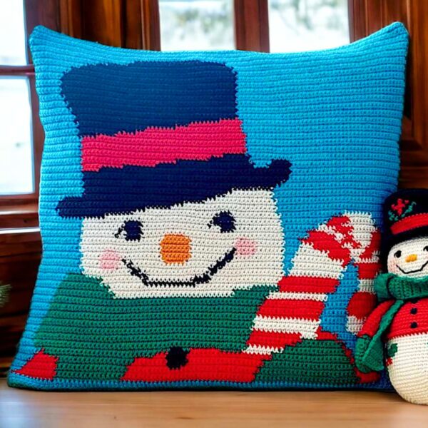 crochet pattern: snowman pillow with candy