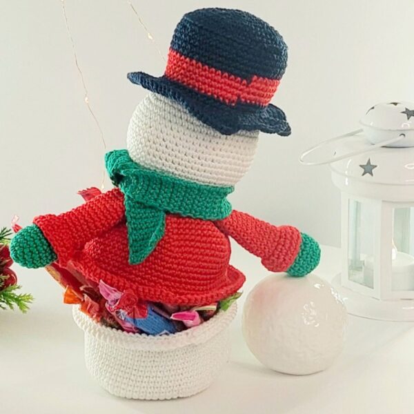 crochet pattern: snowman candy box